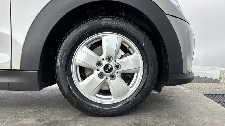 MINI Hatchback 1.5 Cooper Classic 3dr Auto Petrol Hatchback